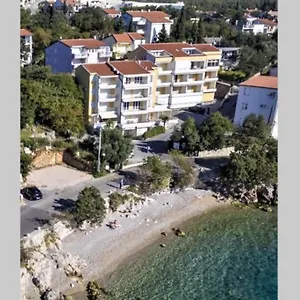 https://studio-apartman-rene.primorje-gorskikotar.com